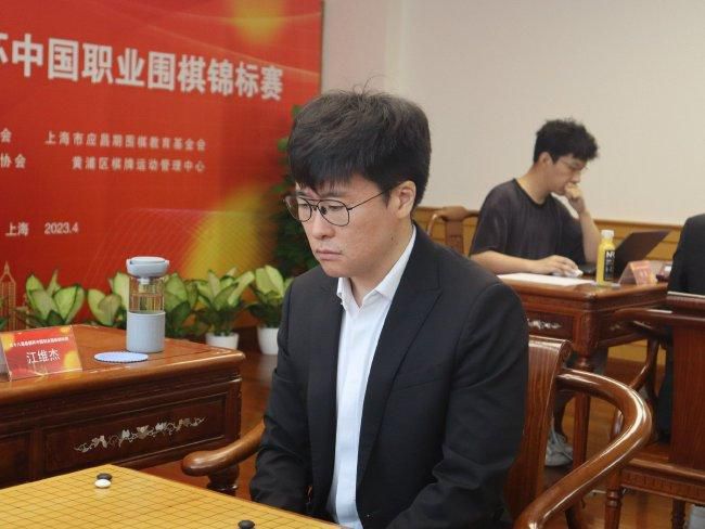 老师的奶子好大